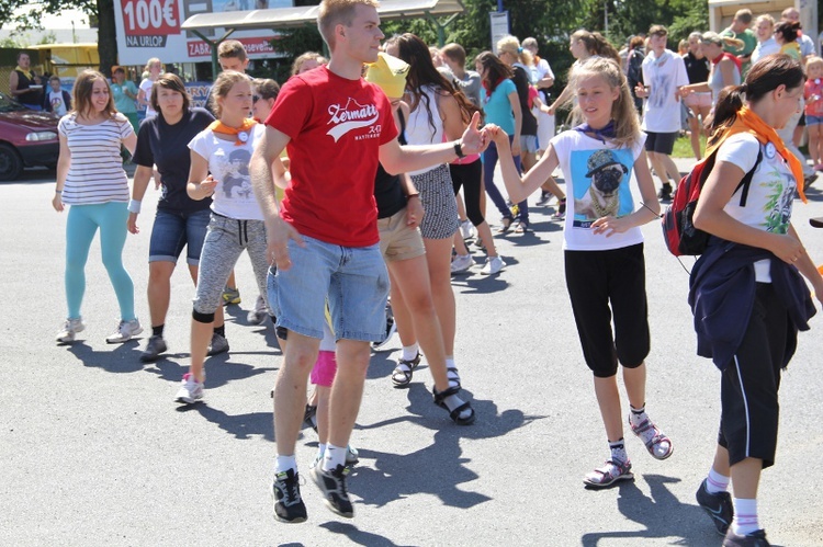 70. Pielgrzymka Rybnicka - dzień drugi - w tańcu