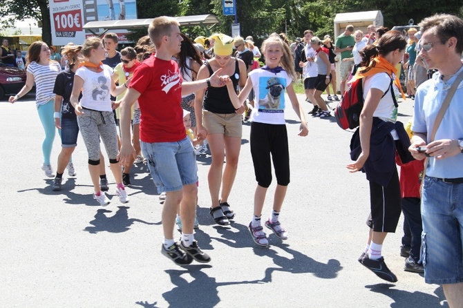 70. Pielgrzymka Rybnicka - dzień drugi - w tańcu