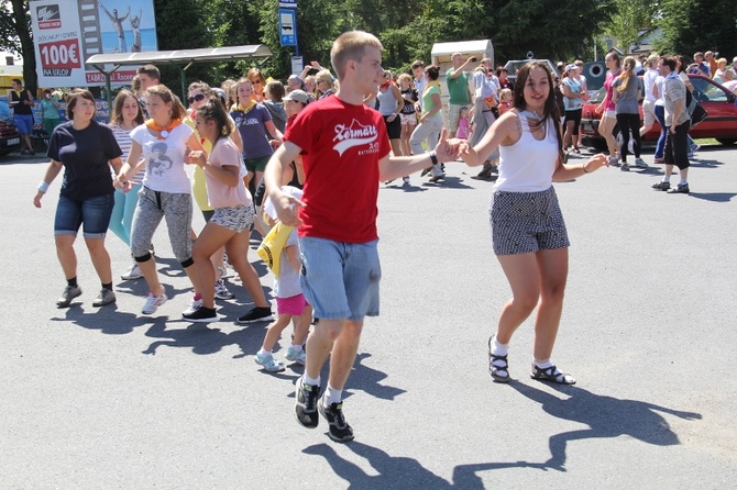 70. Pielgrzymka Rybnicka - dzień drugi - w tańcu