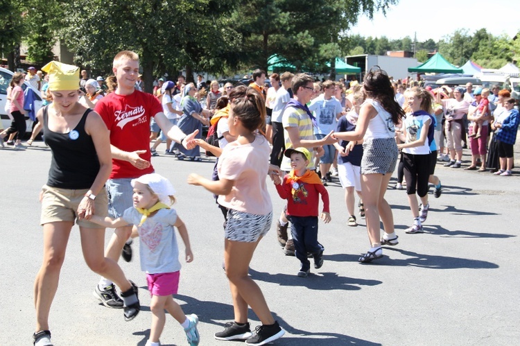 70. Pielgrzymka Rybnicka - dzień drugi - w tańcu