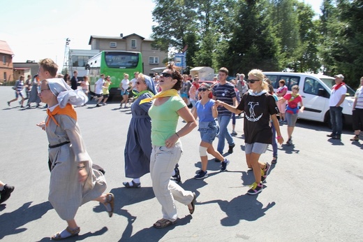 70. Pielgrzymka Rybnicka - dzień drugi - w tańcu