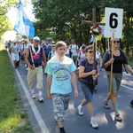 70. Pielgrzymka Rybnicka - dzień drugi - w drodze