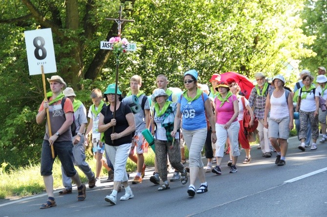 70. Pielgrzymka Rybnicka - dzień drugi - w drodze