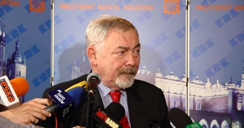 Prezydent broni kontrowersyjnego dyrektora