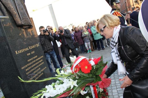 Odsłonięcie pomnika upamiętniającego kard. nominata Ignacego Jeża