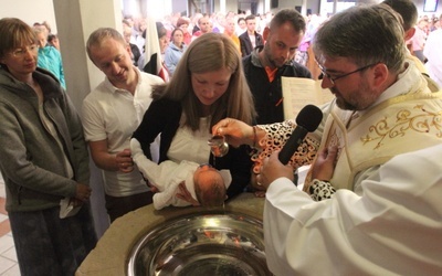 Chrzest pielgrzyma-niemowlaka