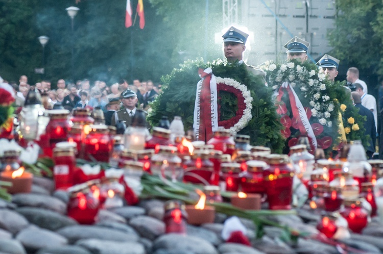 Msza św. na  Cmentarzu Powstańców Warszawy