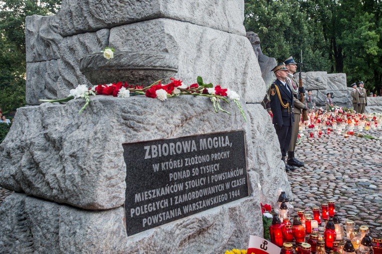 Msza św. na  Cmentarzu Powstańców Warszawy