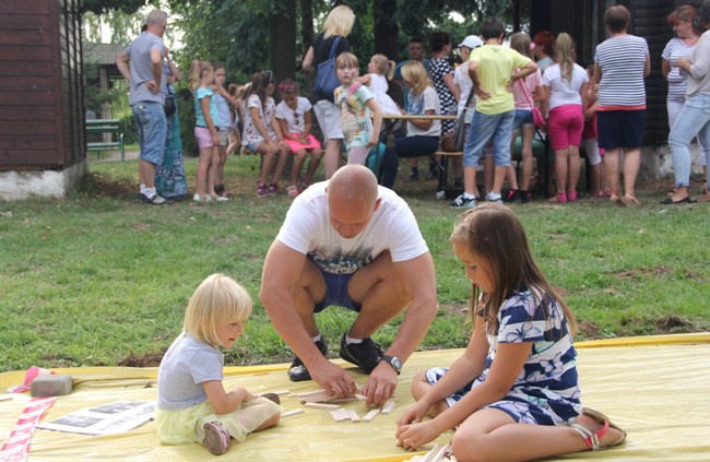 Piknik integracyjny w Jedlińsku