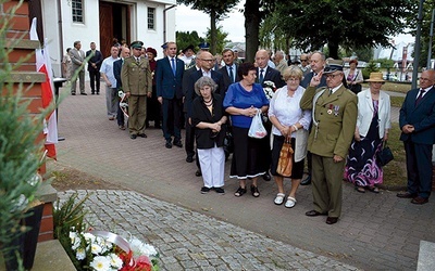  W Zgorzelcu o powstańcach pamiętali m.in. mieszkańcy, samorządowcy i organizacje pozarządowe