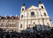 Z relikwiami bł. Matki Teresy