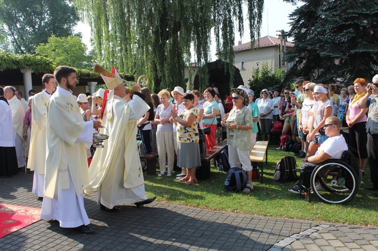 24. Piesza Pielgrzymka Diecezji Bielsko-Żywieckiej na Jasną Górę - w Hałcnowie