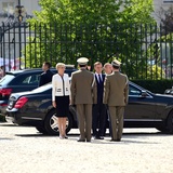 Przed Pałacem Prezydenckim