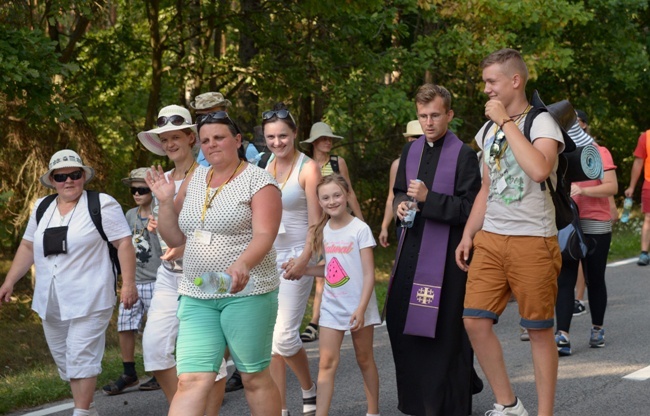 Skarżyska kolumna pieszej pielgrzymki diecezji radomskiej