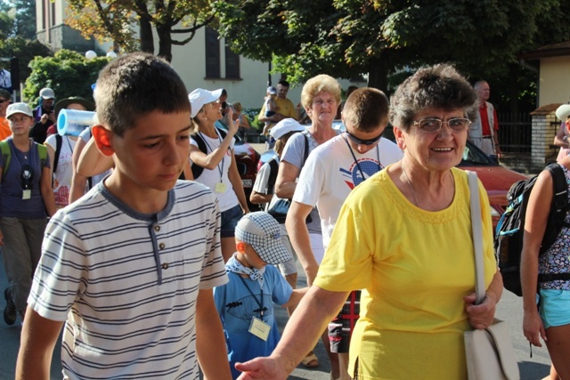 14. Pielgrzymka Dekanatu Czechowickiego w drodze na Jasną Górę