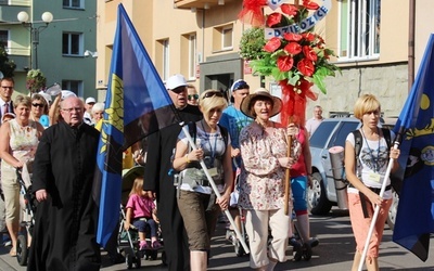 Kolumna czechowickich pielgrzymów wyruszyła spod kościoła NMP Królowej Polski