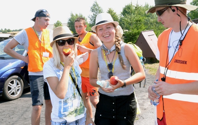 Starachowicka kolumna pieszej pielgrzymki diecezji radomskiej