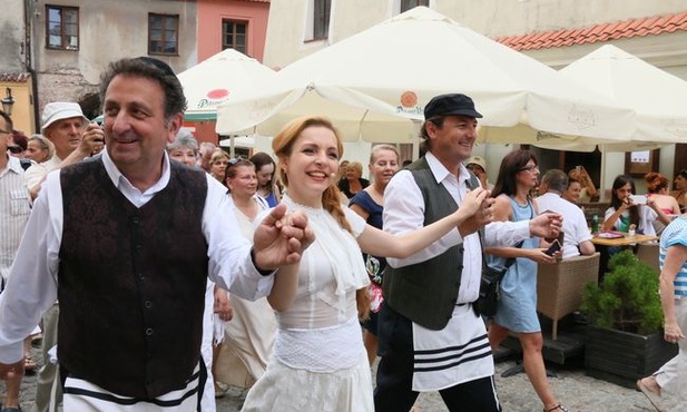 Weselny korowód