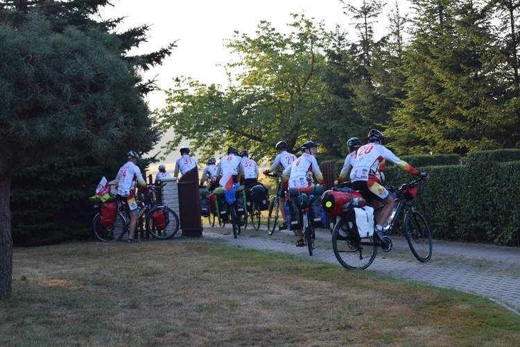 Pierwszy tydzień wyprawy "Radość Życia" NINIWA Team