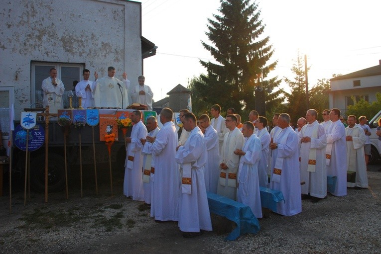 Msza św. w Gocławicach