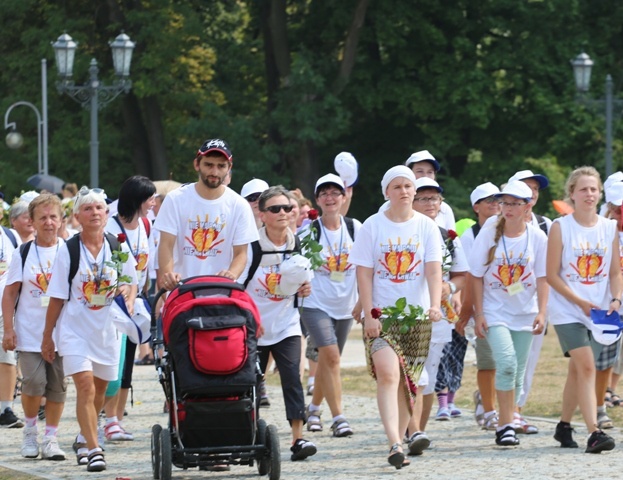 Powitanie pielgrzymów bielsko-żywieckich A.D. 2015 - cz. 2