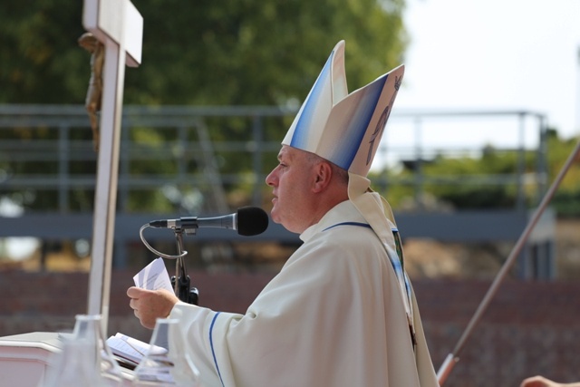 Młodzi pielgrzymi bielsko-żywieccy zawierzeni Maryi