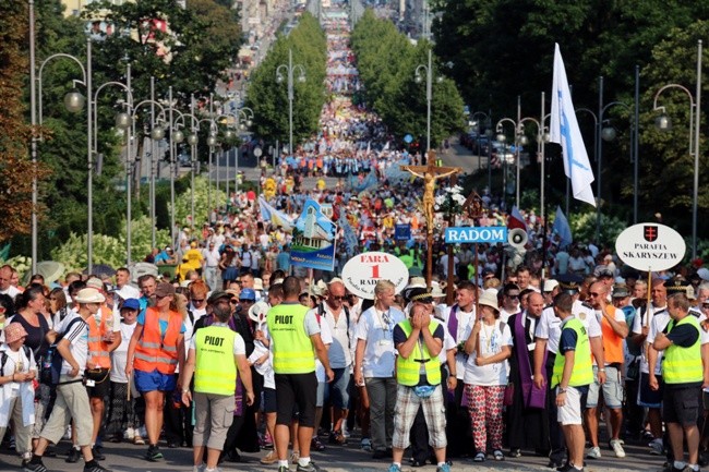 W pielgrzymce idzie niemal 30 grup parafialnych i dekanalnych