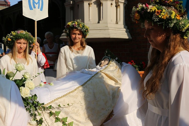 Procesja zaśnięcia i pogrzebu Maryi