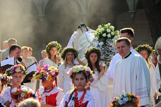 Procesja zaśnięcia i pogrzebu Maryi