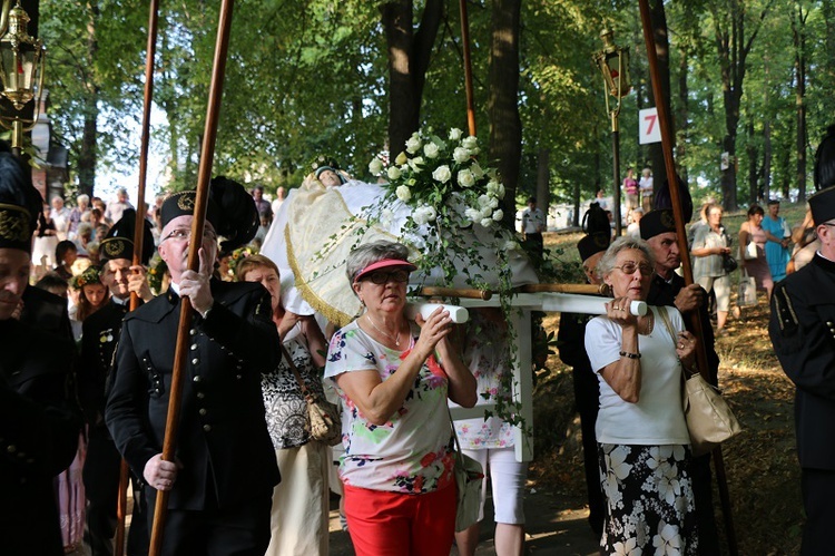 Procesja zaśnięcia i pogrzebu Maryi