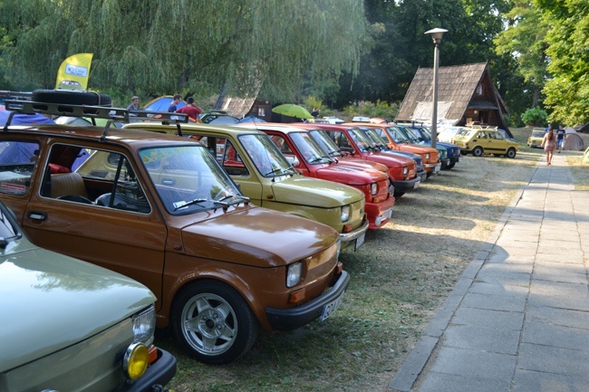 Zlot fiatów 126p w Krakowie