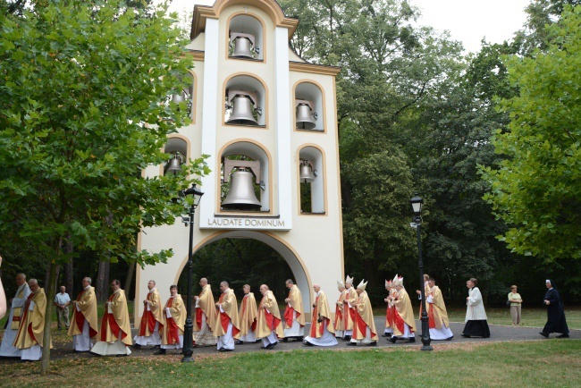 Odpust w Kamieniu Śl. i 30. rocznica sakry biskupiej