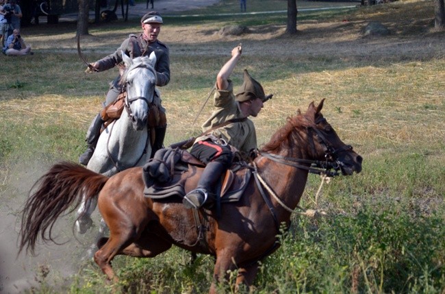 Rekonstruktorzy dbają o każdy detal wyposażenia i wysoki poziom wyszkolenia