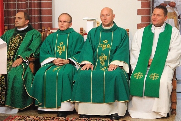 Wprowadzenie relikwii bł. ks. Jerzego do kościoła św. Franciszka