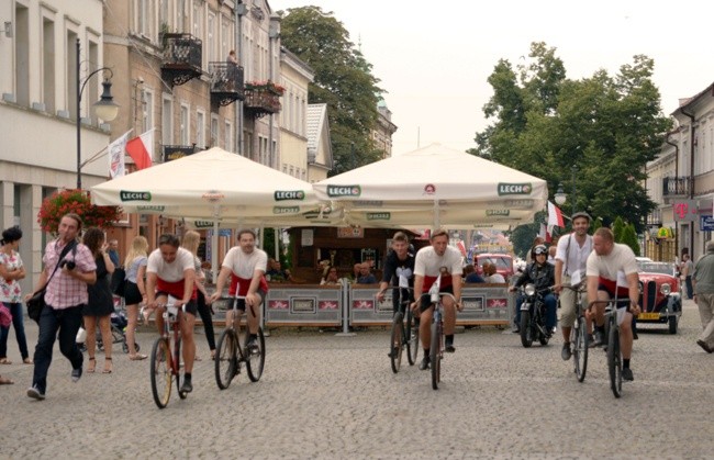 Rajd z okazji 130 lat rowerów w Radomiu