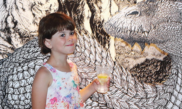  Holophagus z panoramy Grzegorza Wojtasika dla 9-letniej Agatki Bednarczyk nie jest wcale straszny