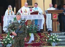 Powyżej: Mszy św. przewodniczył kanclerz radomskiej kurii