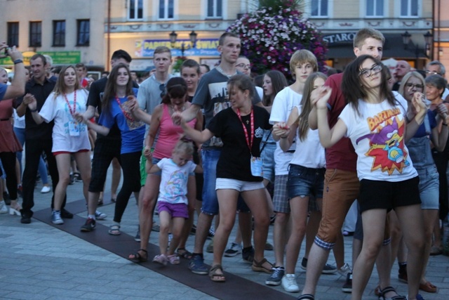 Muzyka i taniec na 200. urodziny św. Jana Bosko w Oświęcimiu