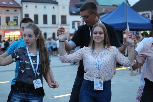 Muzyka i taniec na 200. urodziny św. Jana Bosko w Oświęcimiu