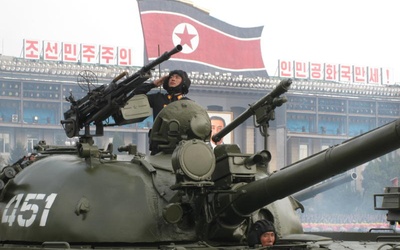 Korea Płn. ogłasza stan (prawie) wojenny