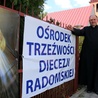 Ośrodek powstał przy parafii Miłosierdzia Bożego, gdzie proboszczem jest ks. Mirosław Kszczot, diecezjalny duszpasterz trzeźwości