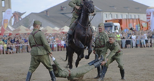 Zlot Pojazdów Militarnych
