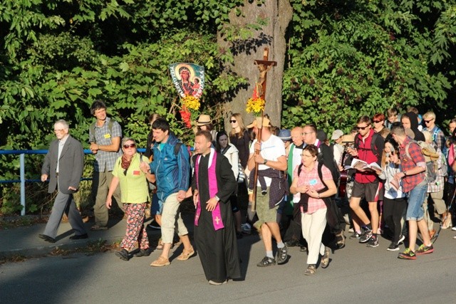 Pielgrzymi z Żywca wyruszyli na Jasną Górę - A.D. 2015