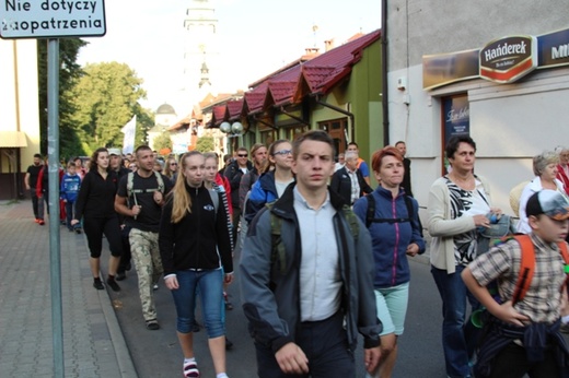 Pielgrzymi z Żywca wyruszyli na Jasną Górę - A.D. 2015