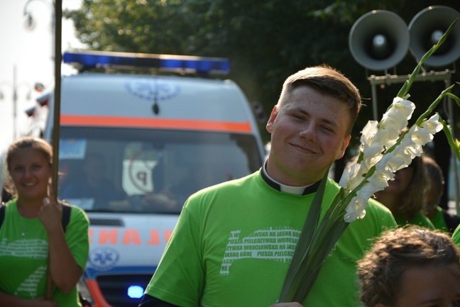 Z siódemką na szlaku do Matki