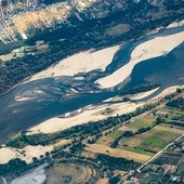 Poziom wody jest tak niski, że pojawiły się olbrzymie piaszczyste łachy