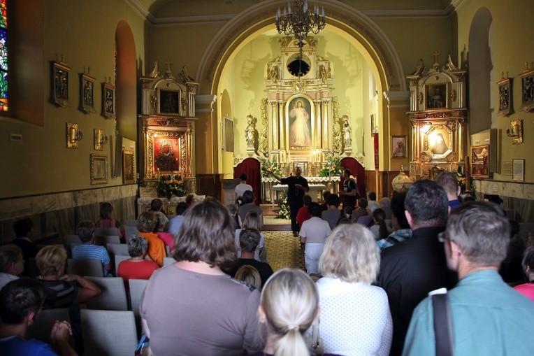 Msza św. w Głogowcu i wyprawa do Świnic Warckich