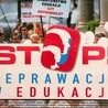 Rodzice chcą mieć wpływ na treści przekazywane ich dzieciom w szkole. 