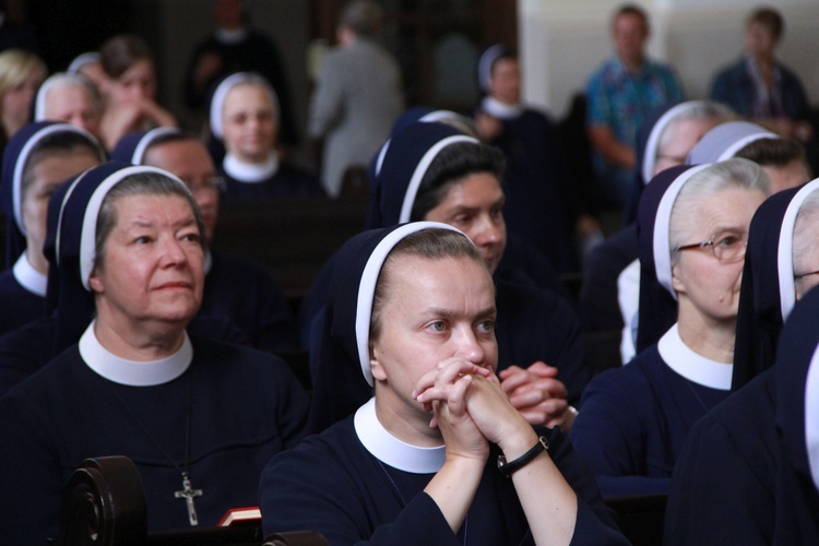 Śluby wieczyste u służebniczek