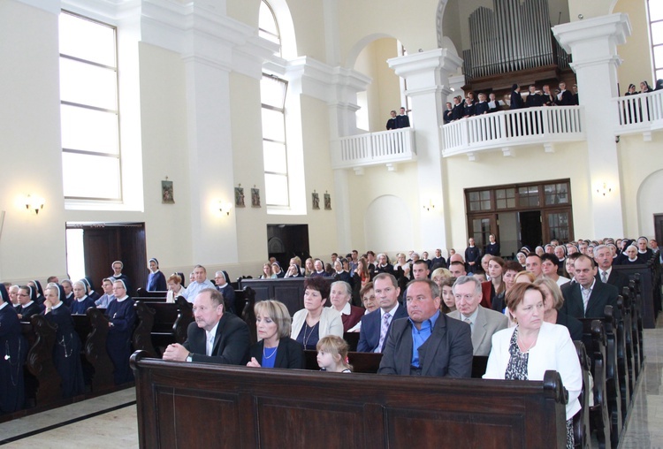 Śluby wieczyste u służebniczek